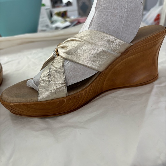 Once Puffy Wedge Sandal One Inch Platform Slip On Cream Color Iridescent 6 main image 2